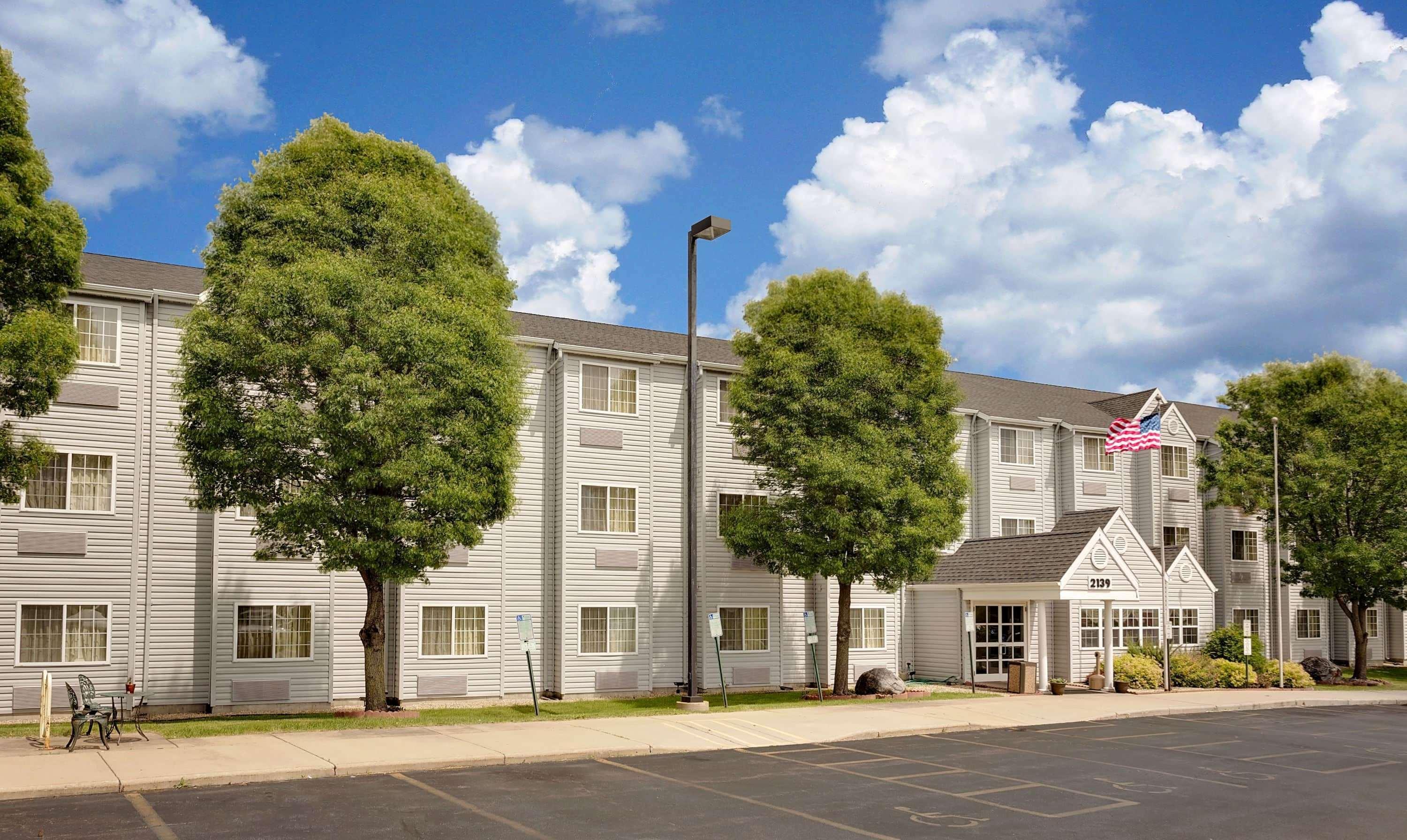 Microtel & By Wyndham East Madison