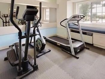 Microtel & By Wyndham East Hotel 2*